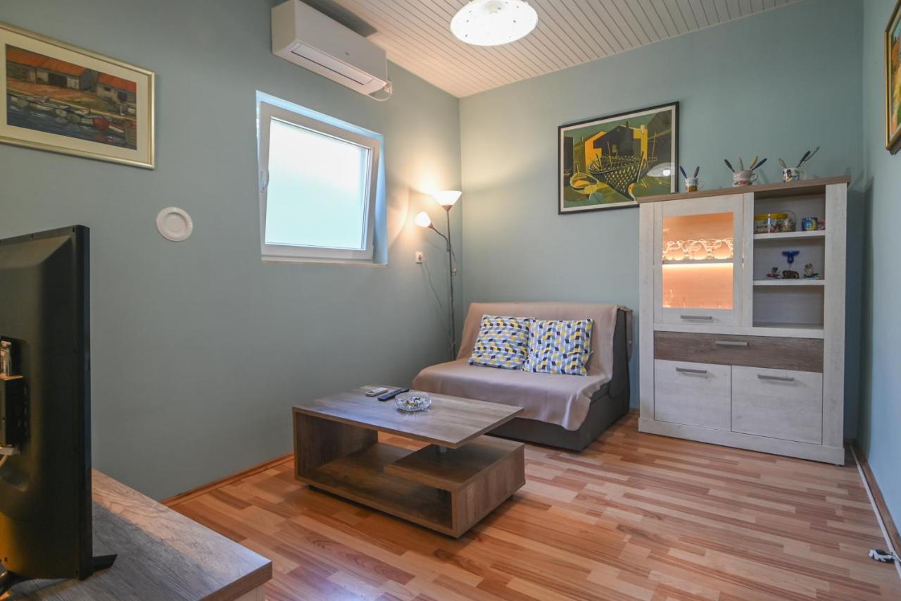Apartment Zelina Mali Lošinj Exteriör bild